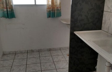 Apartamento com 2 Quartos no Cond. Life III no Arsenal.