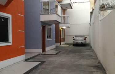 Casa Duplex com 2 Quartos e Garagem no Arsenal.