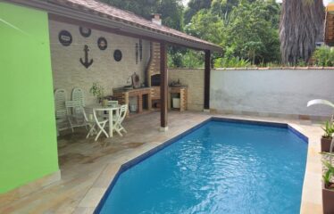 Casa com 2 Suítes e Piscina em Rio do Ouro.