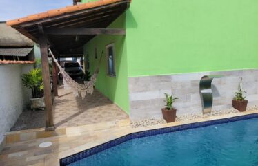 Casa com 2 Suítes e Piscina em Rio do Ouro.