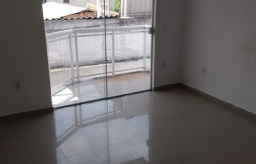 Casa Duplex com 2 Quartos e Garagem no Arsenal.