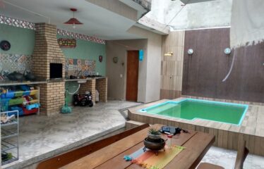 Casa com Piscina e Espaço Gourmet no Arsenal.