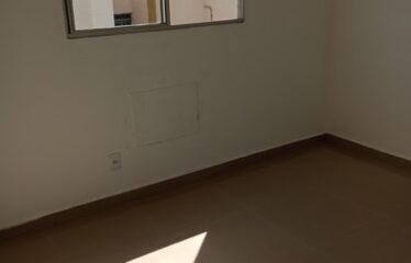 Apartamento com Garagem e 2 Quartos no Bairro Colubandê.