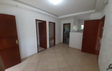 Apartamento tipo Casa no Jóquei com 2 Quartos.