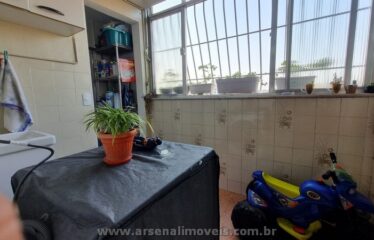 Apartamento no Barreto com 2 Quartos e Garagem.