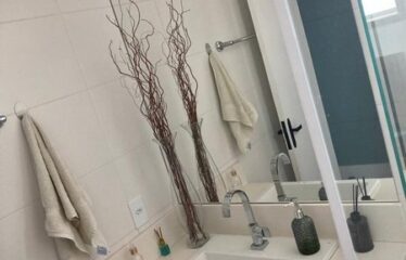 Apartamento à Venda com 2 Quartos sendo 1 Suíte e Excelente Localização.