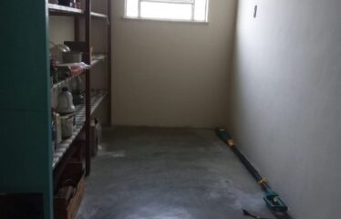 Casa Linear no Joquei Clube com 3 Quartos e Garagem.