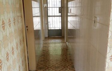 Casa Linear no Joquei Clube com 3 Quartos e Garagem.